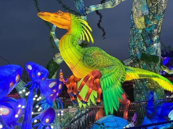 Image of glowing Gigantoraptor