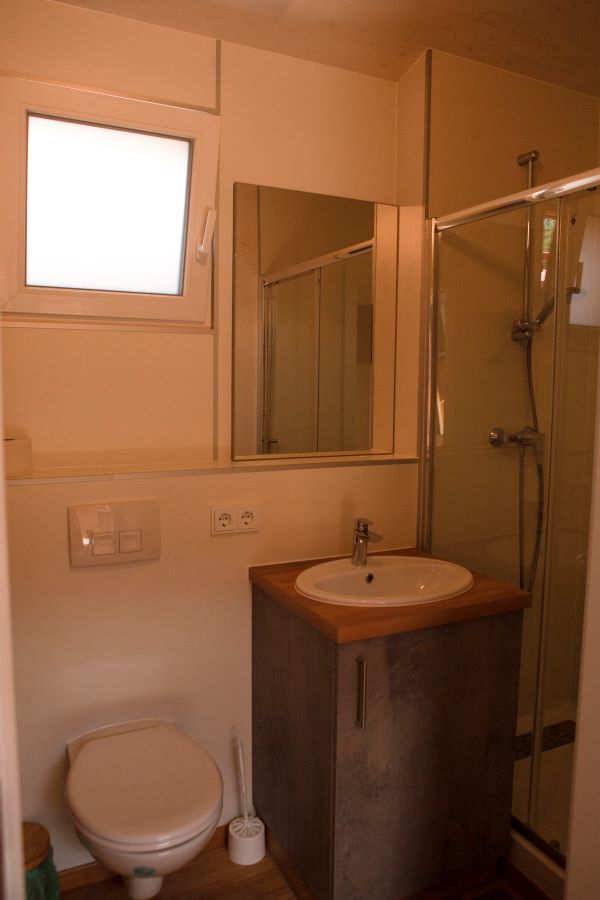 Bild von Baumhaus Afrika 2 (2-3 Bett) Badezimmer